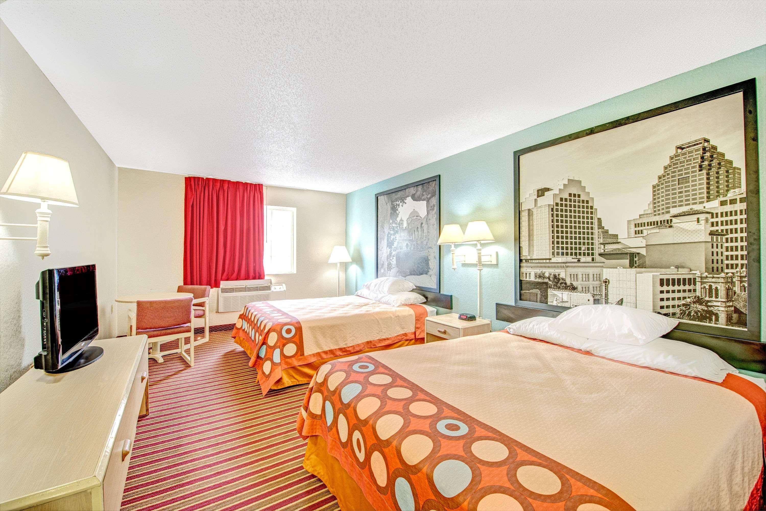 Hotel Super 8 By Wyndham San Antonio/Fiesta Extérieur photo