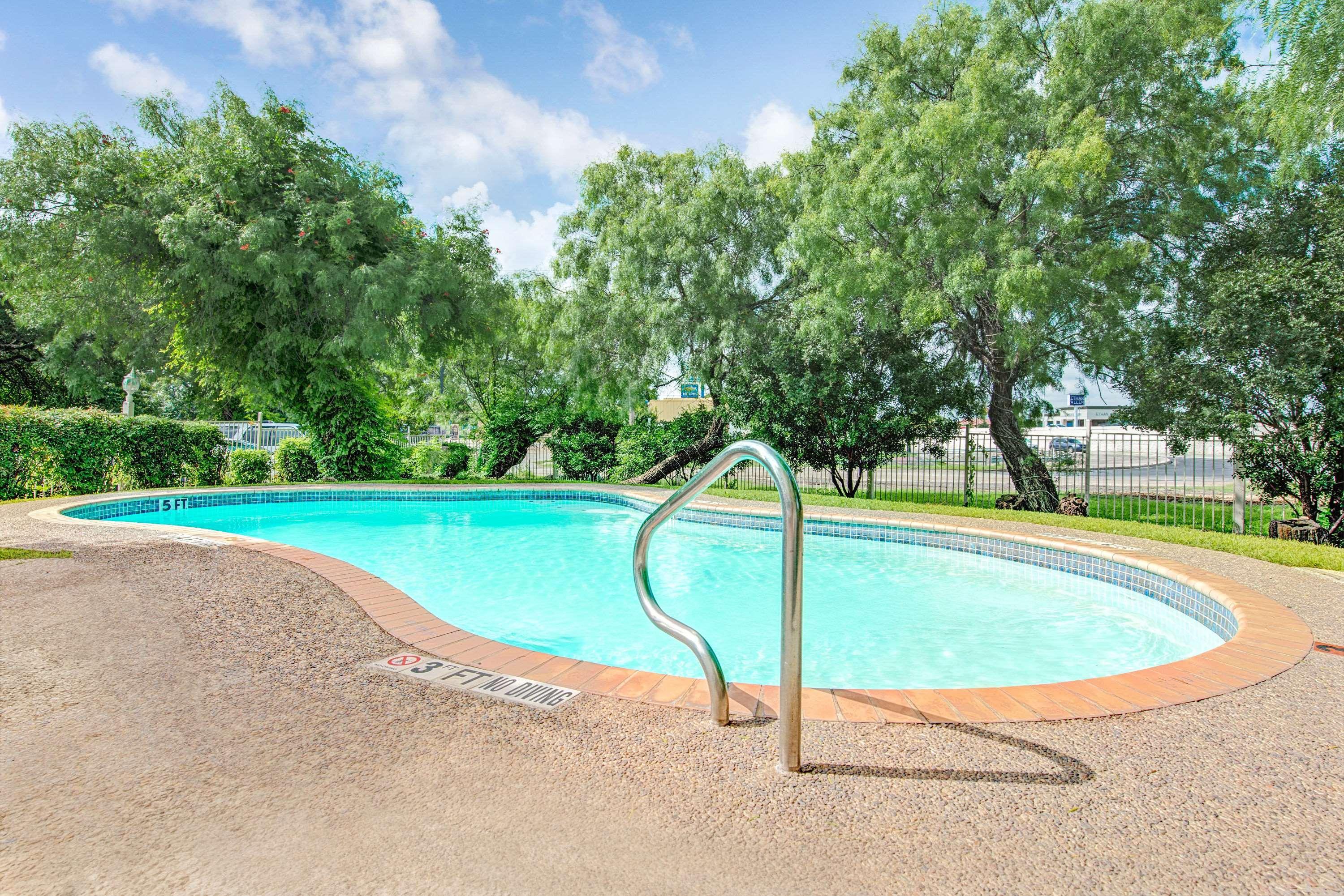 Hotel Super 8 By Wyndham San Antonio/Fiesta Extérieur photo