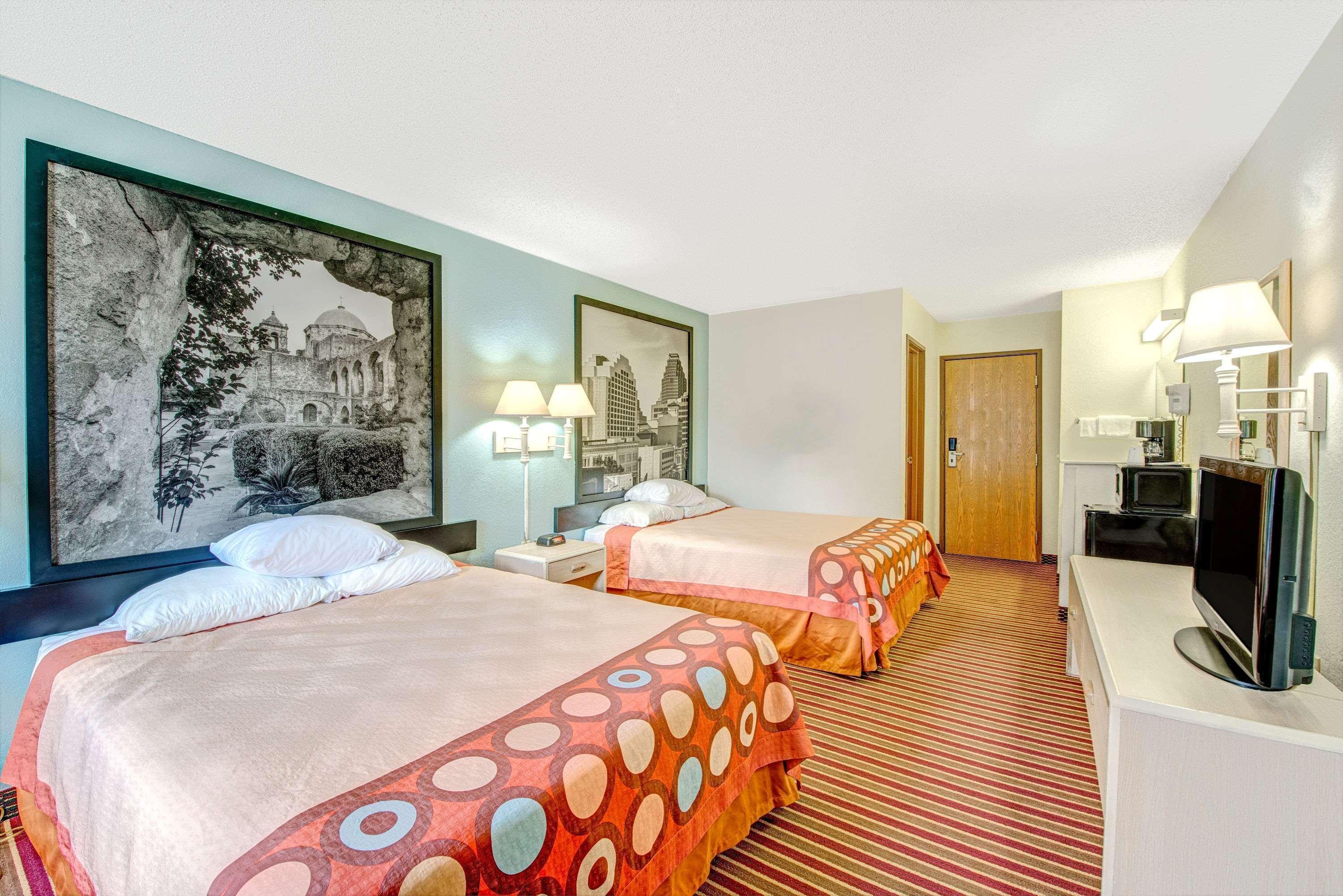 Hotel Super 8 By Wyndham San Antonio/Fiesta Extérieur photo